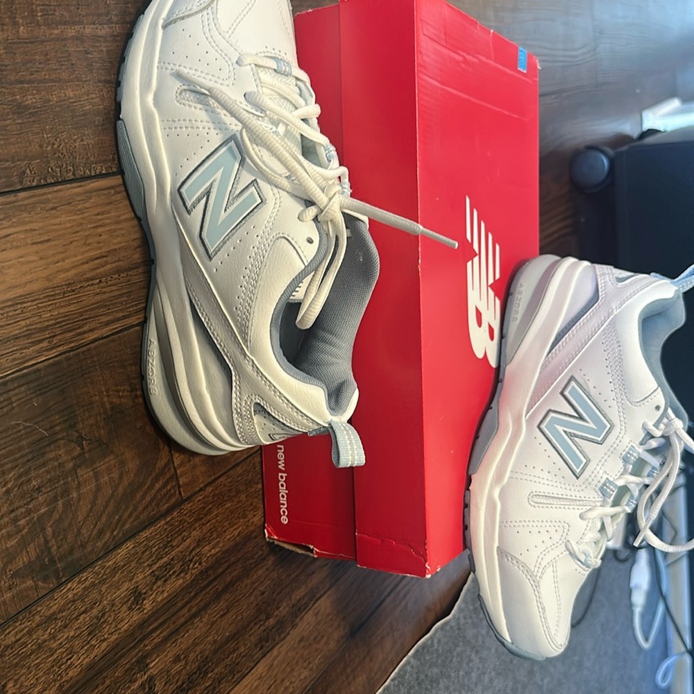Lightly worn new balance sneakers
